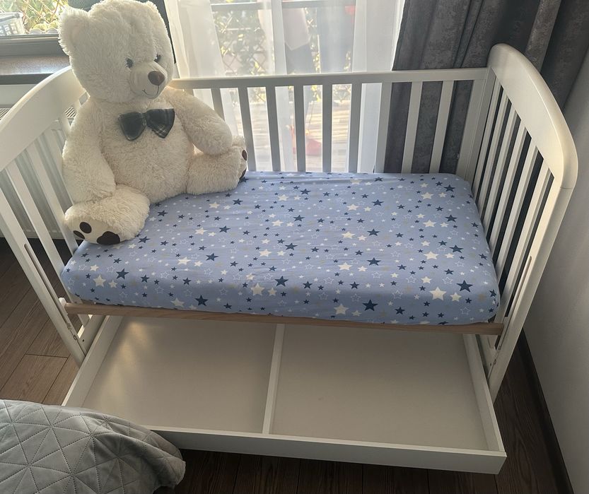 Patut bebelus alb de lemn + saltea