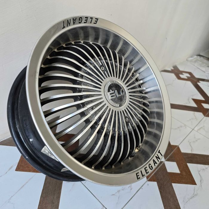 Universal saka diskalar R13 4x100, 4x114 sostoyaniyasi alo 3 dona