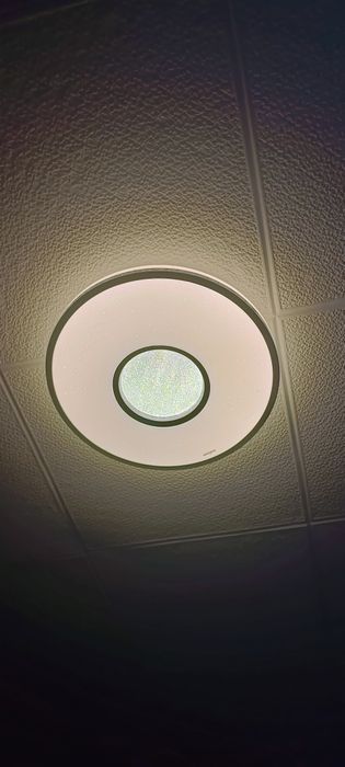 Lustră rotundă  in stare foarte bună
