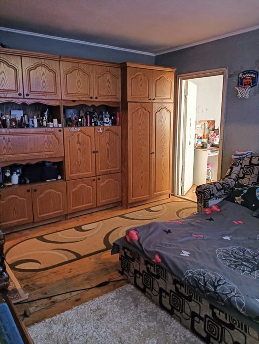 Vand apartament in Alesd la parter