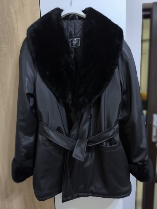 Geaca groasa ,matlasată ,de culoare neagra,pentru bust 130