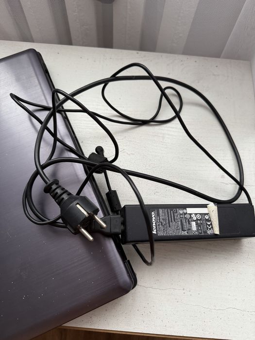 Ноутбук Lenovo.