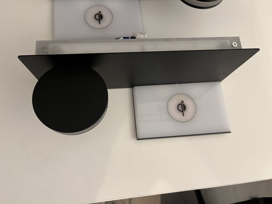 Aplica cu usb+wireless charging