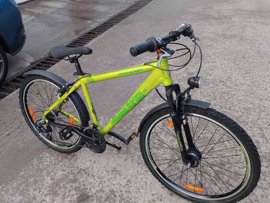 Vând bicicleta din aluminiu
