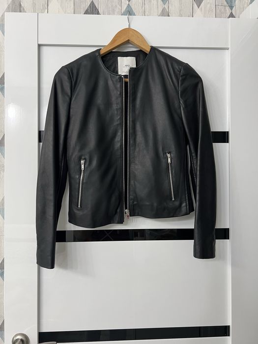 Кожаная куртка от Mango