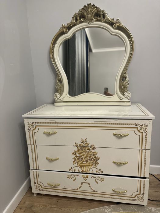 Продам спальный гарнитур, двуспальная кровать