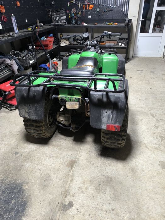 Vând piese Kawasaki KLF 300