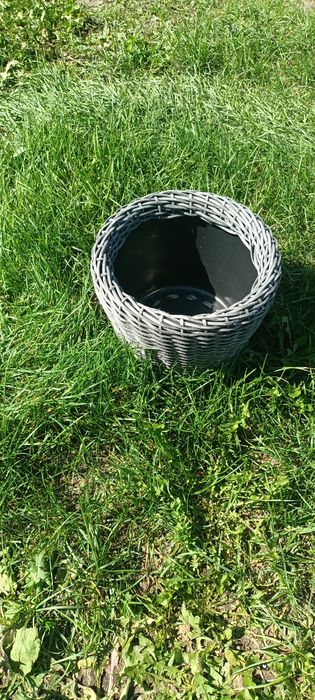 Кашпо из ротанга