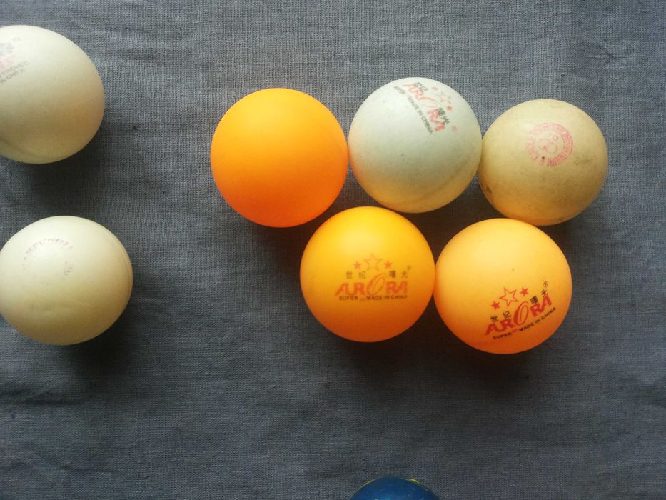 Теннисные шарики мячики