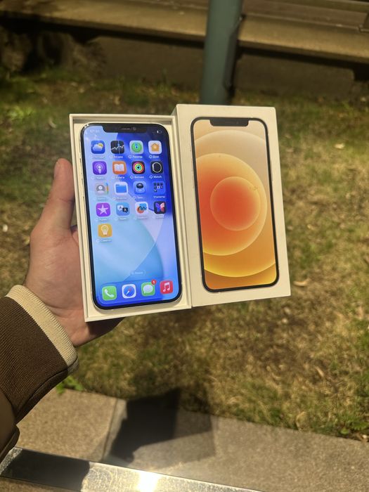 Продам телефон Айфон 12 128Gb 5G