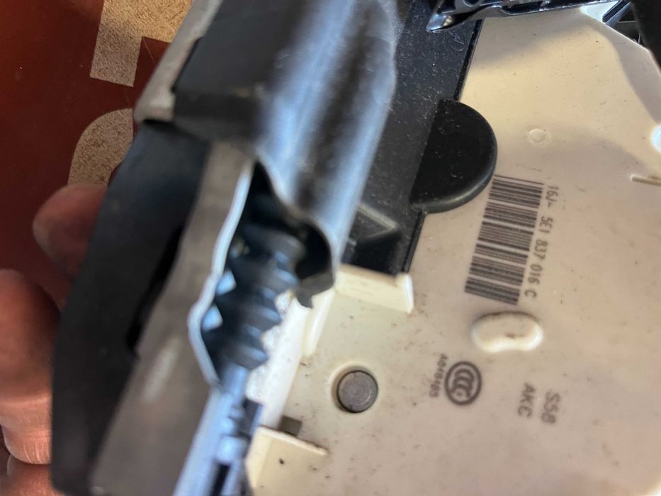 Водач на дръжката със заключване на вратата Skoda Octavia 3