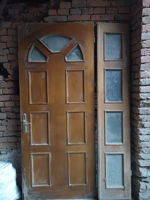 Ușa de exterior din lemn