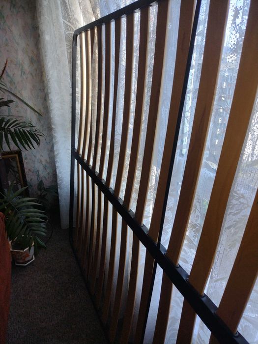 Подматрачна рамка и въртящ се стол