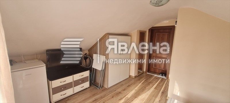 Дава се под наем Едностаен апартамент в Варна, Център - 15 кв.м за 150 € - Снимка #3