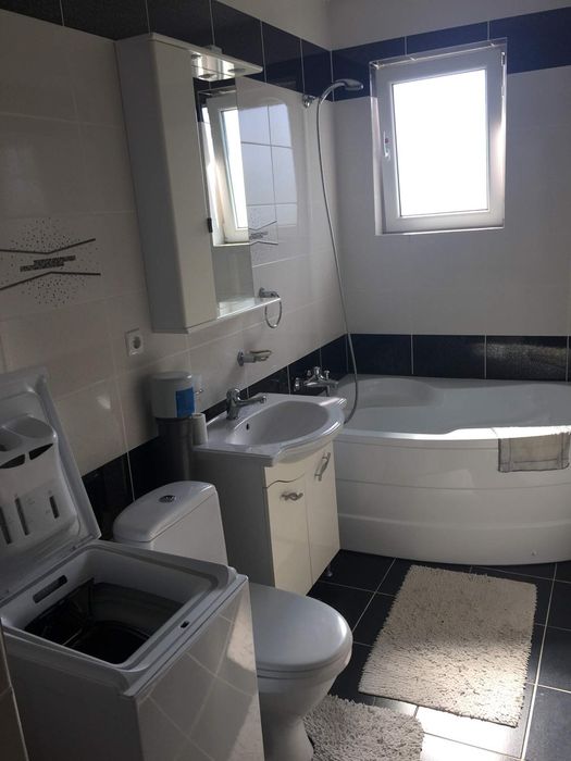 Vând apartament cu 2 camere ultracentral