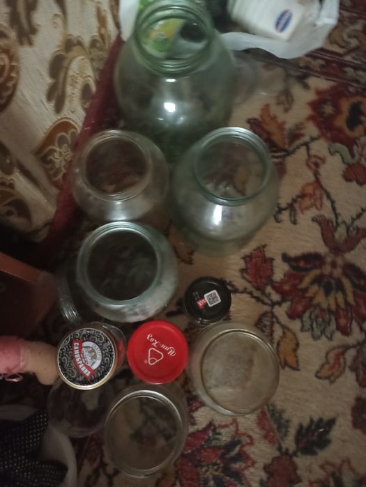 Продам  баночки.