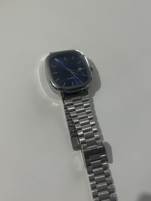 Часы кварцевыеее