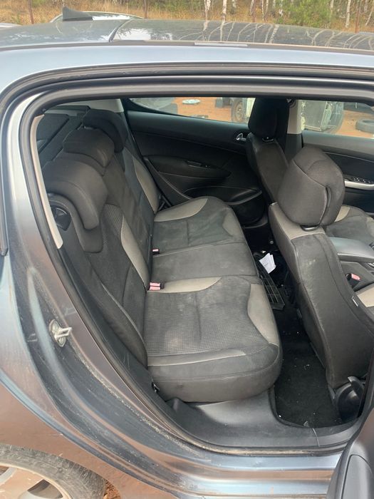 Peugeot 308 2.0 hdi 136кс  2009г 6скорости