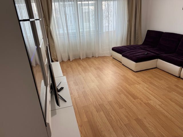 Închiriez apartament mobilat utilat + parcare