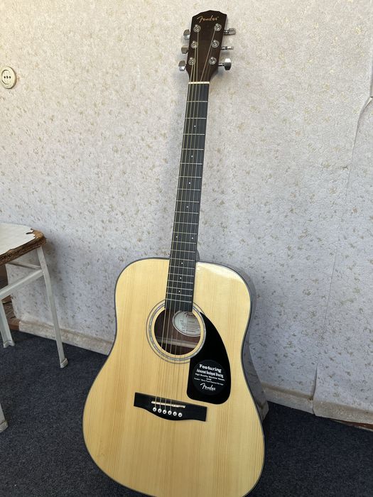 Gitara fender acustic