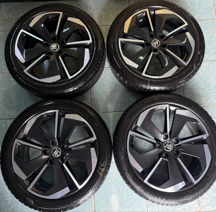 Jante aliaj R18 originale SKODA Octavis RS Superb 225/45/18 Bridgeston