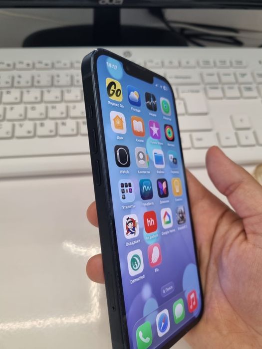 Продам Iphone 13