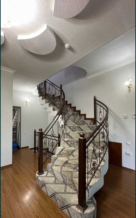 Аренда участок готовая гостиница 13ком Юнусабад метро Шахристан!