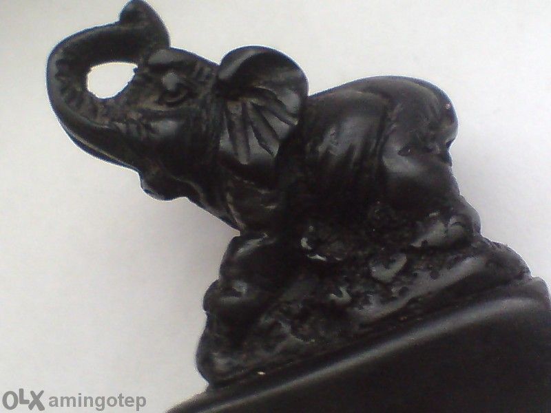 ухайният слон -поставка за ароматни пръчки от камък