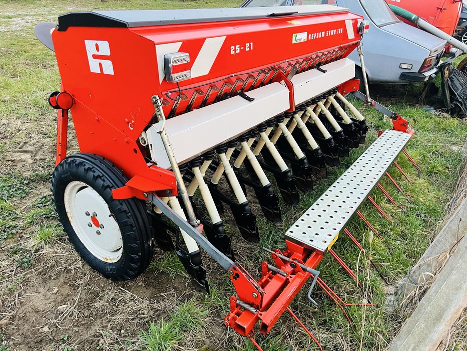 Semanatoare de paioase, grau, lucerna, iarba, ovaz Reform 100, 2.5 m