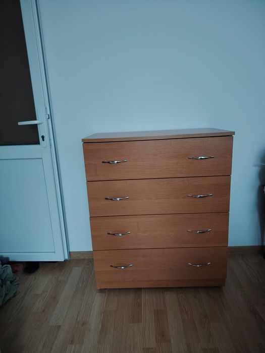 Vand șifonier si comodă