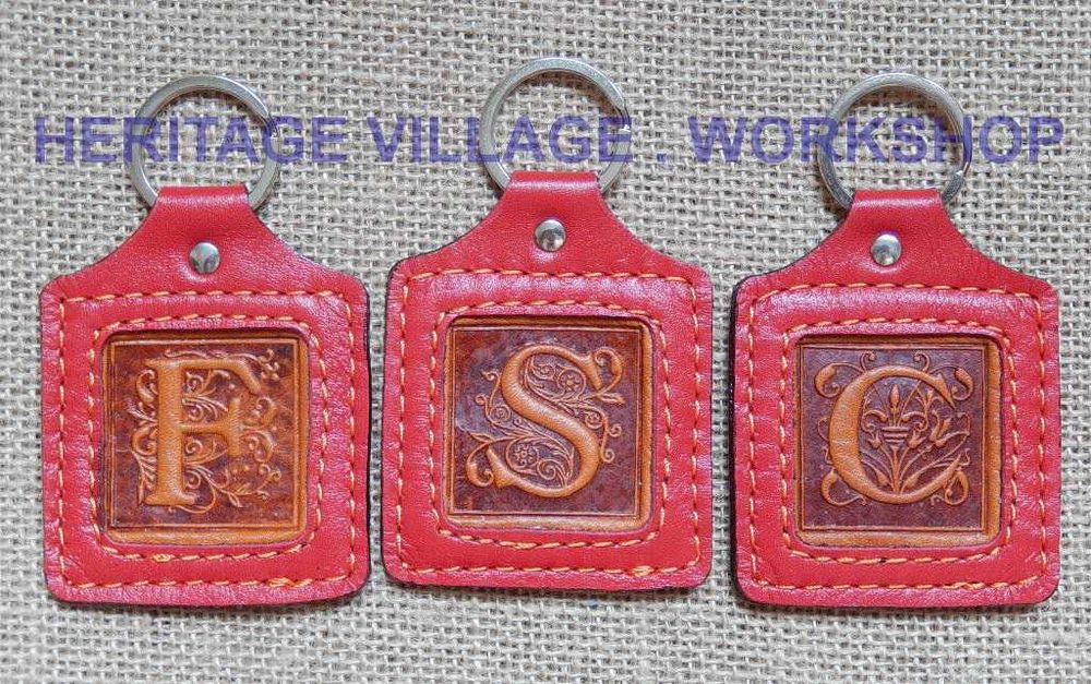 Кожаные брелки ручной работы .