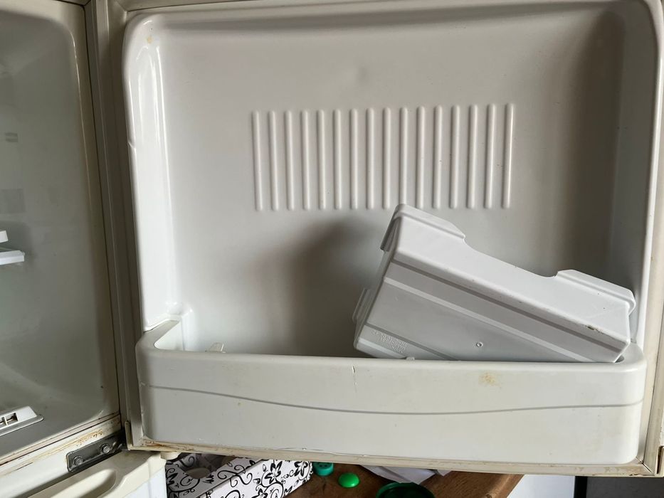 Холодильник Состояние нормальное