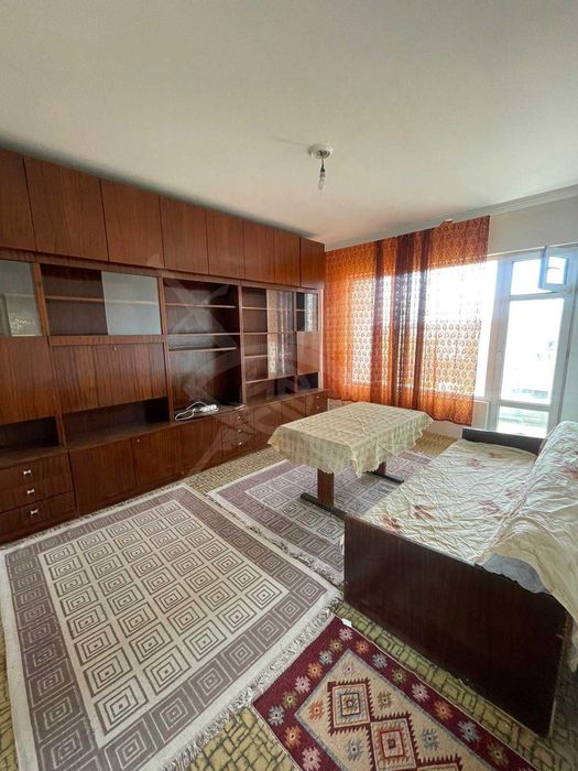 Тристаен обзаведен в Изгрев