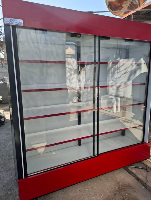 Vitrina xolodelnik