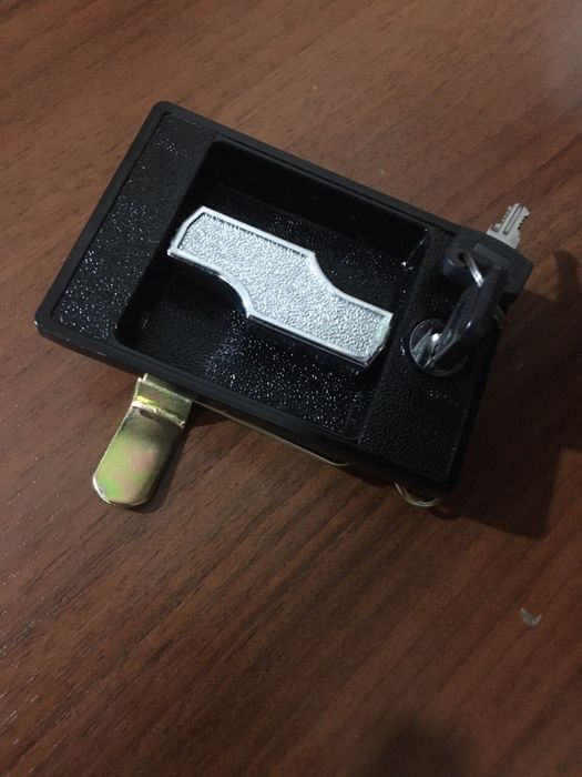 Замок для металлического шкафа