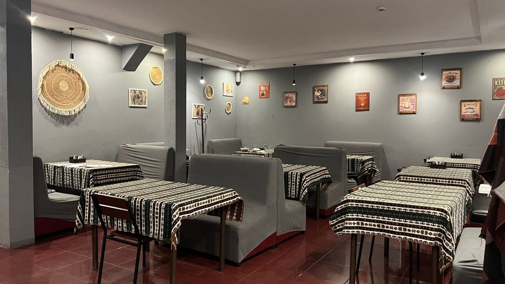 Продам диваны для кафе