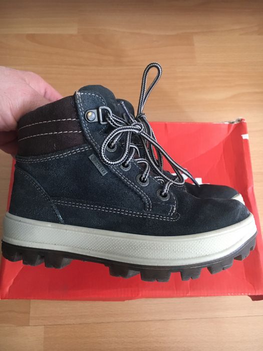 Geox боти номер 27  Zara номер 27