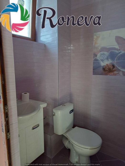 Къща с басейн в самостоятелен двор 405 м2