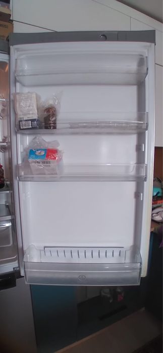 Продам холодильник индезит