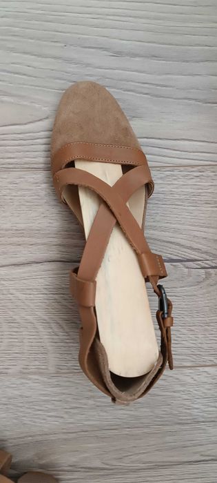 Бежови велурени сандали Eddie Bauers nr.36/37