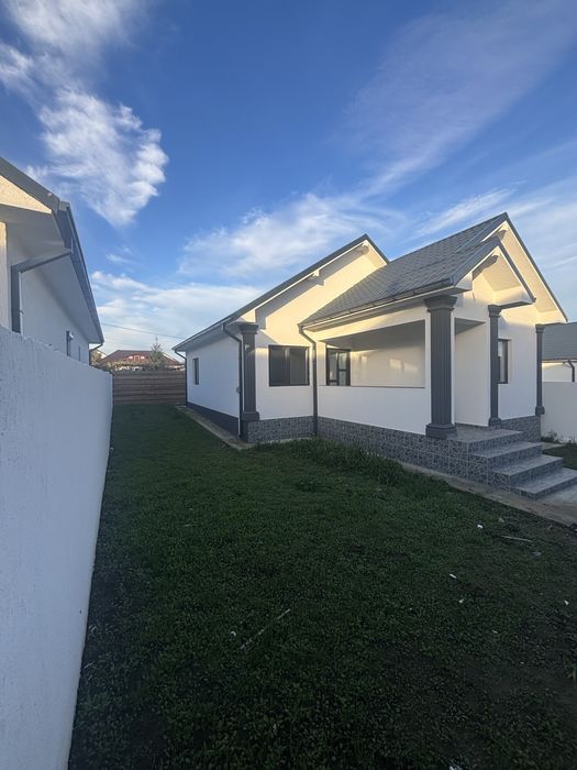 Vand casa 4 camere navodari zona linistita