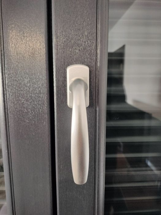 Producție tâmplărie PVC , rulouri,plase insecte și reparații generale