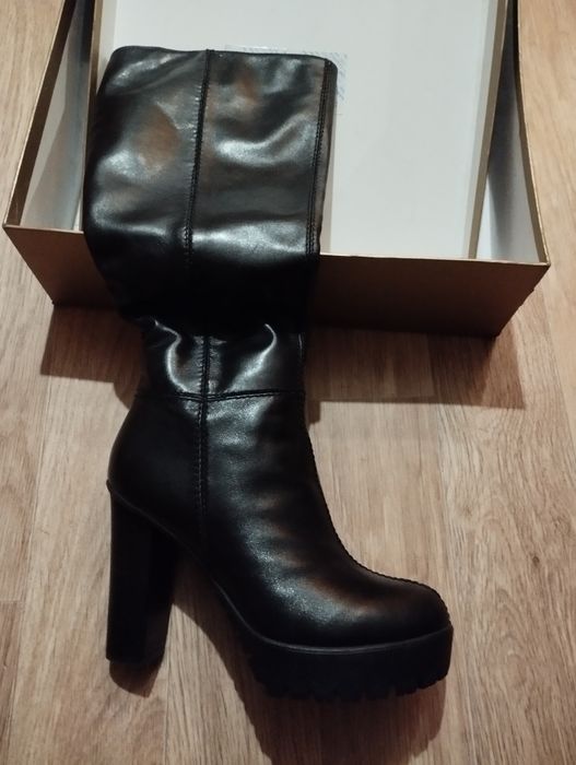 Продам сапоги женские