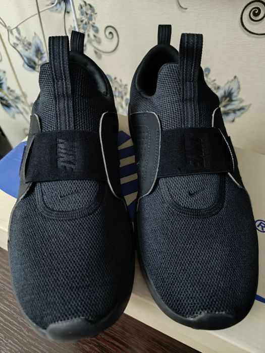 Кроссовки NIKE 44 размер
