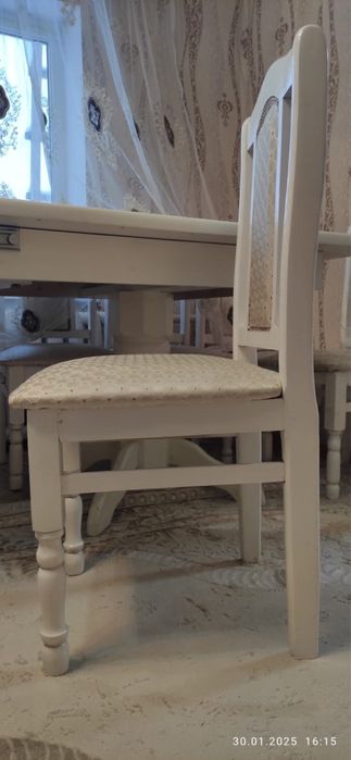 Продам стол и стулья