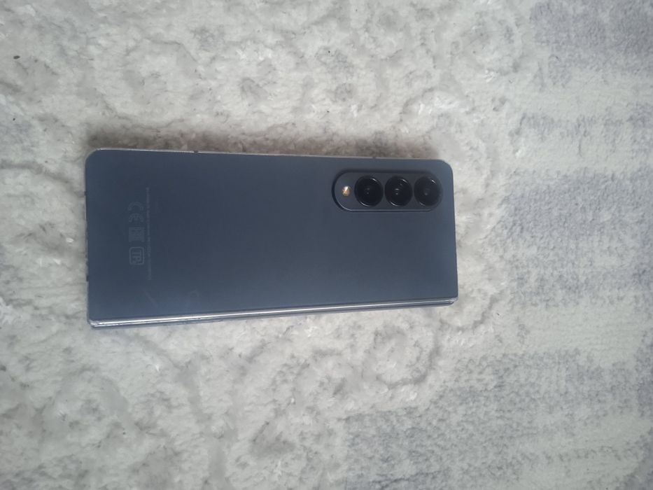 Samsung Z fold 4