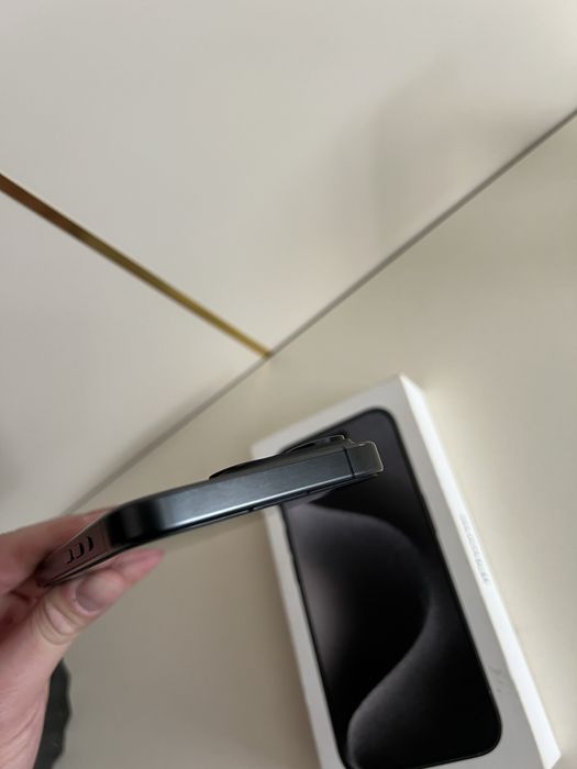 Продам IPhone 15 pro 128gb