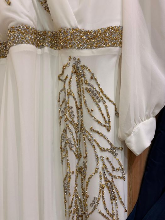 Белое шифоновое платье