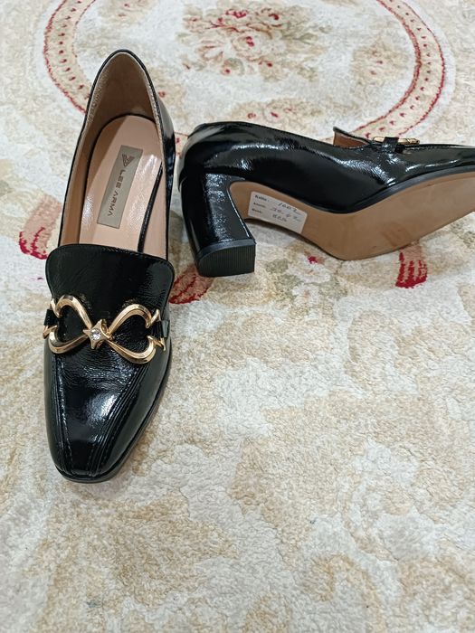 Коженные новые туфли 37 размера Турция