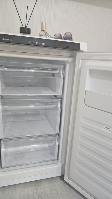 Продам Морозильник Haier